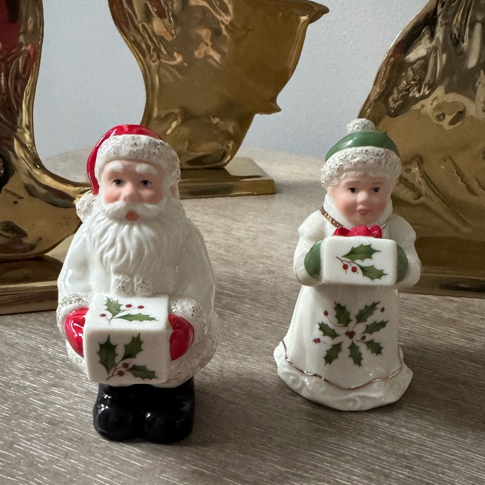 Lenox Santa and Mrs Claus Vintage Salt and Pepper Shakers